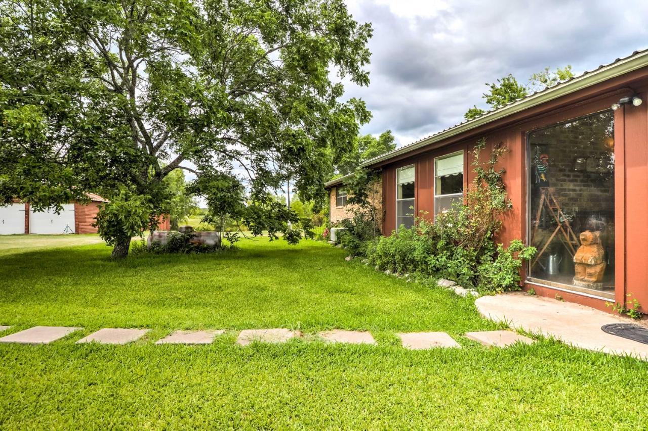 Carmine Cottage With Porch On Beautiful 60-Acre Farm Buitenkant foto